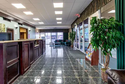 Photo 3 - Econo Lodge Kingsville