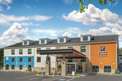 Photo 2 - Holiday Inn Express Hyannis Cape Cod by IHG