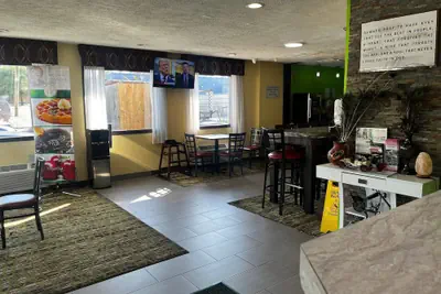 Photo 3 - Quality Inn Grand Rapids Near Dowtown