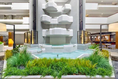 Photo 4 - DoubleTree by Hilton Davenport