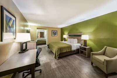 Photo 5 - Quality Inn & Suites Garland - East Dallas