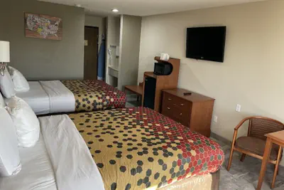 Photo 5 - Econo Lodge Las Cruces University Area