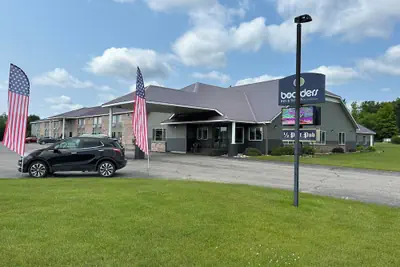 Photo 2 - Boarders Inn & Suites by Cobblestone Hotels - Munising