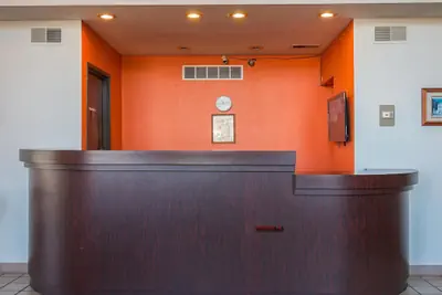 Photo 4 - Motel 6 Hannibal, MO