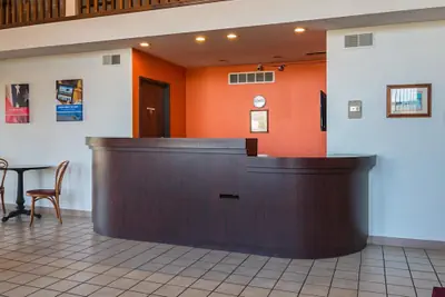 Photo 3 - Motel 6 Hannibal, MO