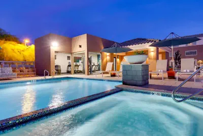 Photo 2 - Aiden by Best Western Scottsdale North