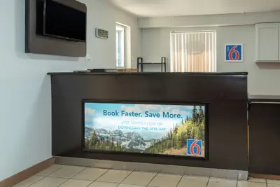Photo 3 - Motel 6 Cincinnati, OH
