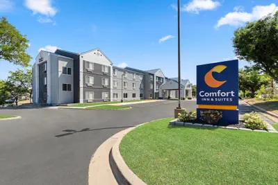 Photo 2 - Comfort Inn & Suites Olathe - Kansas City