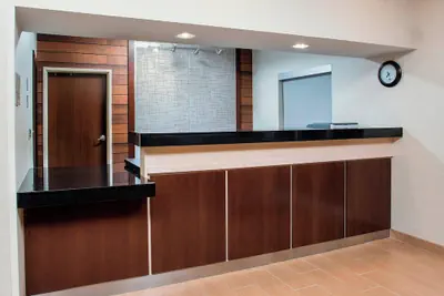 Photo 3 - Fairfield Inn & Suites Victoria