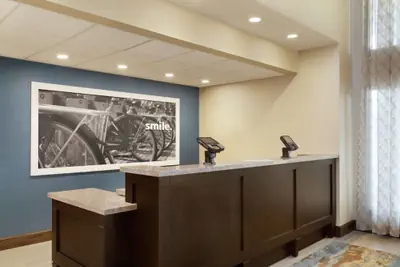 Photo 5 - Hampton Inn & Suites Springdale