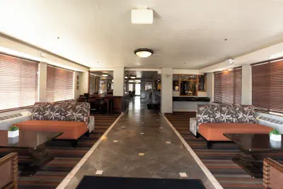 Photo 4 - Oxnard Inn Lancaster