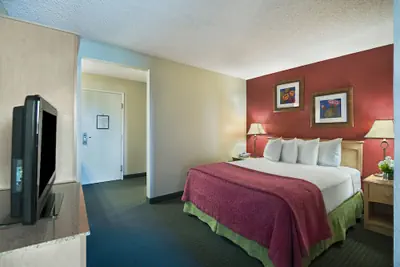 Photo 5 - Oxnard Inn Lancaster