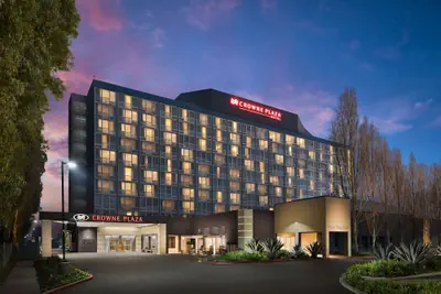 Photo 2 - Crowne Plaza San Francisco Airport by IHG