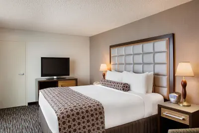 Photo 5 - Crowne Plaza San Francisco Airport by IHG