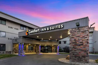 Photo 2 - Comfort Inn & Suites Indianapolis Northwest - College Park