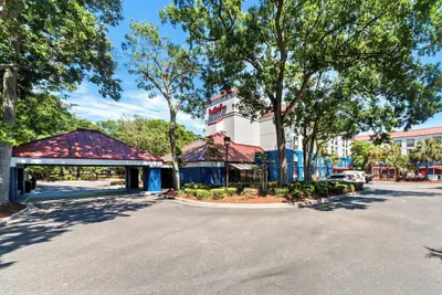 Photo 2 - Red Roof Inn Myrtle Beach Hotel - Market Common
