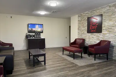 Photo 5 - Red Roof Inn LaGrange