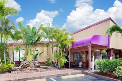 Photo 2 - Knights Inn Port Charlotte