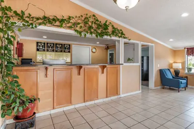 Photo 5 - Econo Lodge Oxford near Choccolocco Park
