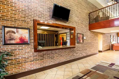 Photo 4 - LikeHome Extended Stay Hotel Warner Robins