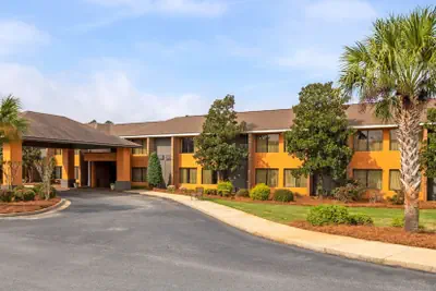 Photo 2 - LikeHome Extended Stay Hotel Warner Robins