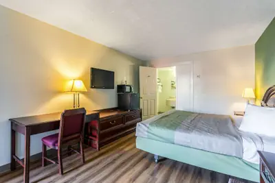 Photo 5 - Americas Best Value Inn Edgewood