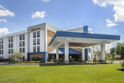 Photo 2 - Hampton Inn New Bern