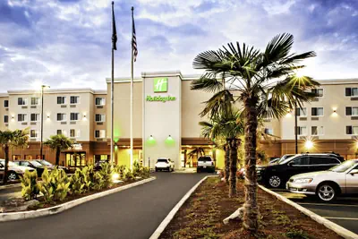 Photo 2 - Holiday Inn Salem by IHG