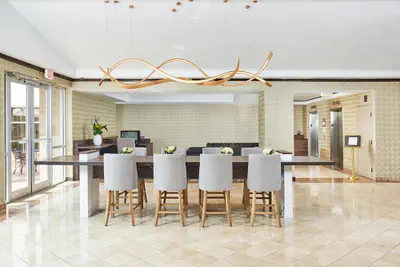 Photo 3 - DoubleTree by Hilton Dallas - Market Center