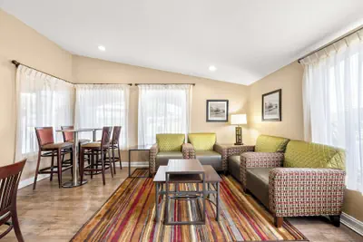 Photo 3 - Best Western Catalina Inn
