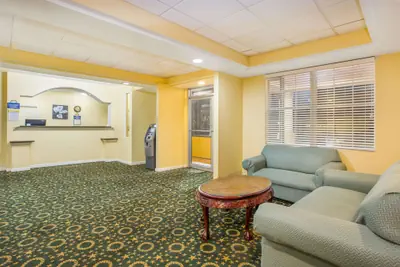 Photo 2 - Days Inn by Wyndham Blytheville
