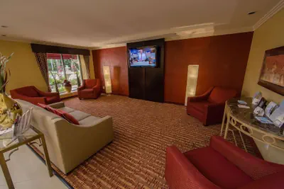 Photo 4 - Ramada by Wyndham Houston Intercontinental Airport East