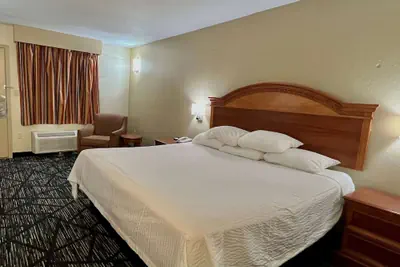Photo 4 - Baymont by Wyndham Troy