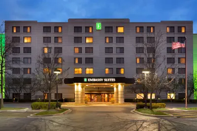 Photo 2 - Embassy Suites by Hilton Chicago North Shore Deerfield