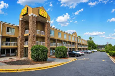 Photo 2 - Studios & Suites 4 Less Charlotte
