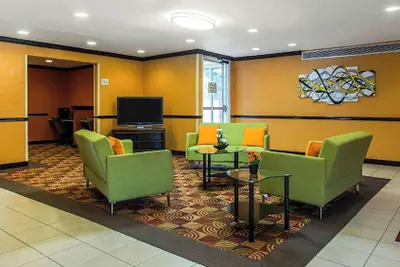 Photo 5 - Studios & Suites 4 Less Charlotte