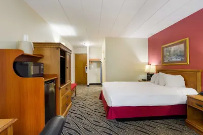 Photo 5 - Best Western Braddock Inn