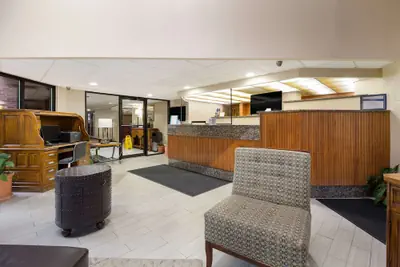 Photo 4 - Best Western Braddock Inn