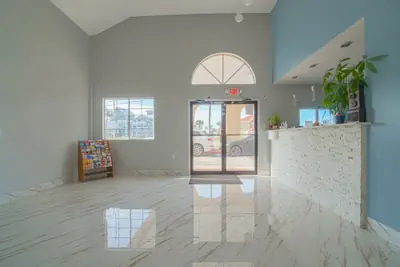 Photo 3 - Aransas Bay Inn & Suites Corpus Christi by OYO
