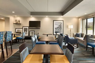 Photo 3 - Hampton Inn Appleton-Fox River Mall Area
