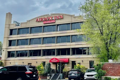 Photo 2 - Airway Inn at LaGuardia