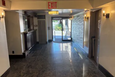 Photo 4 - Airway Inn at LaGuardia