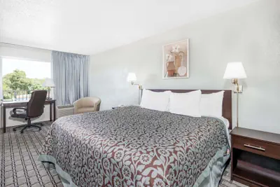 Photo 4 - Days Inn by Wyndham St Clairsville