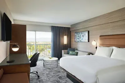 Photo 2 - Courtyard by Marriott Los Angeles - Sherman Oaks