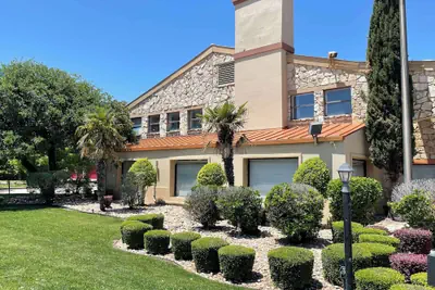 Photo 2 - Studio 6 Suites North Richland Hills, TX