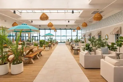Photo 5 - Ashore Oceanfront Hotel by Marriott