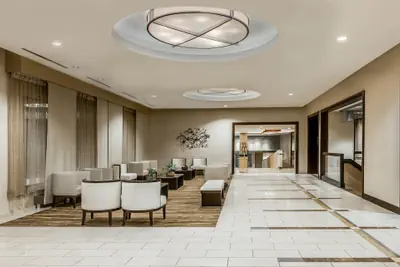 Photo 3 - Crowne Plaza Chicago Ohare Hotel & Conf Ctr by IHG
