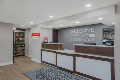 Photo 4 - Hampton Inn by Hilton Philadelphia / Willow Grove
