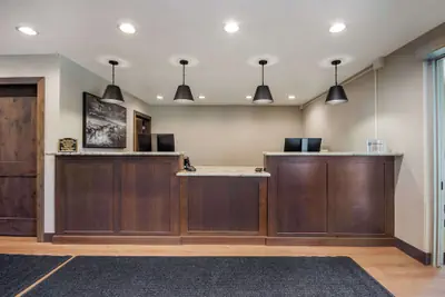 Photo 3 - SureStay Plus Hotel by Best Western Rexburg