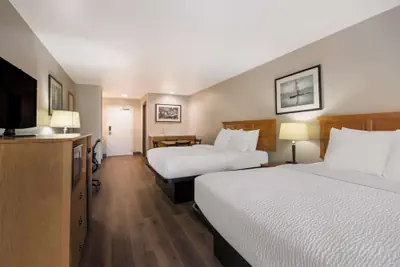 Photo 4 - SureStay Plus Hotel by Best Western Rexburg
